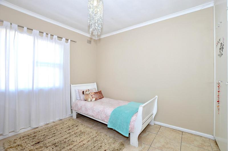 To Let 3 Bedroom Property for Rent in Peerless Park North Western Cape